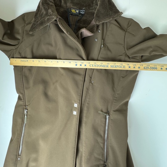Mountain Hardware Jacket - Picture 7 of 13